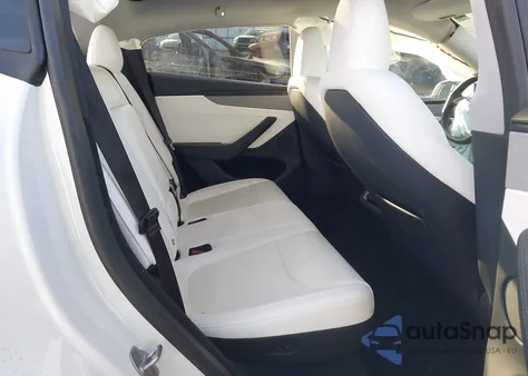 2026 Tesla Model Y Premium Rear-Wheel Drive/Standard Rear-Wheel Drive from USA, damaged, VIN 7SAYGDED6TA426735